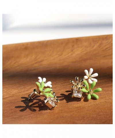 Small Enamel Daisy Flower Gold Stud Earrings for Women - Elegant Princess Cubic Zirconia Everyday Girl Easter Spring Costume ...